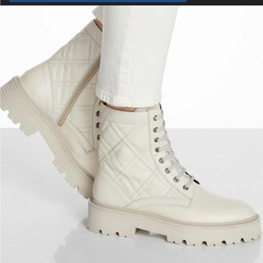 La Canadienne‎ Yasmine Quilted Leather Lace Up Bootie in Cream Size 7 NWOB